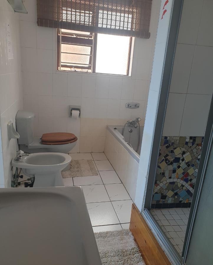 Deep Blue Guest House Amanzimtoti Exteriör bild