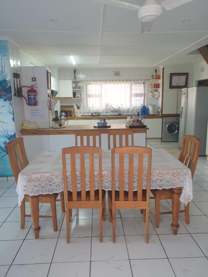 Deep Blue Guest House Amanzimtoti Exteriör bild