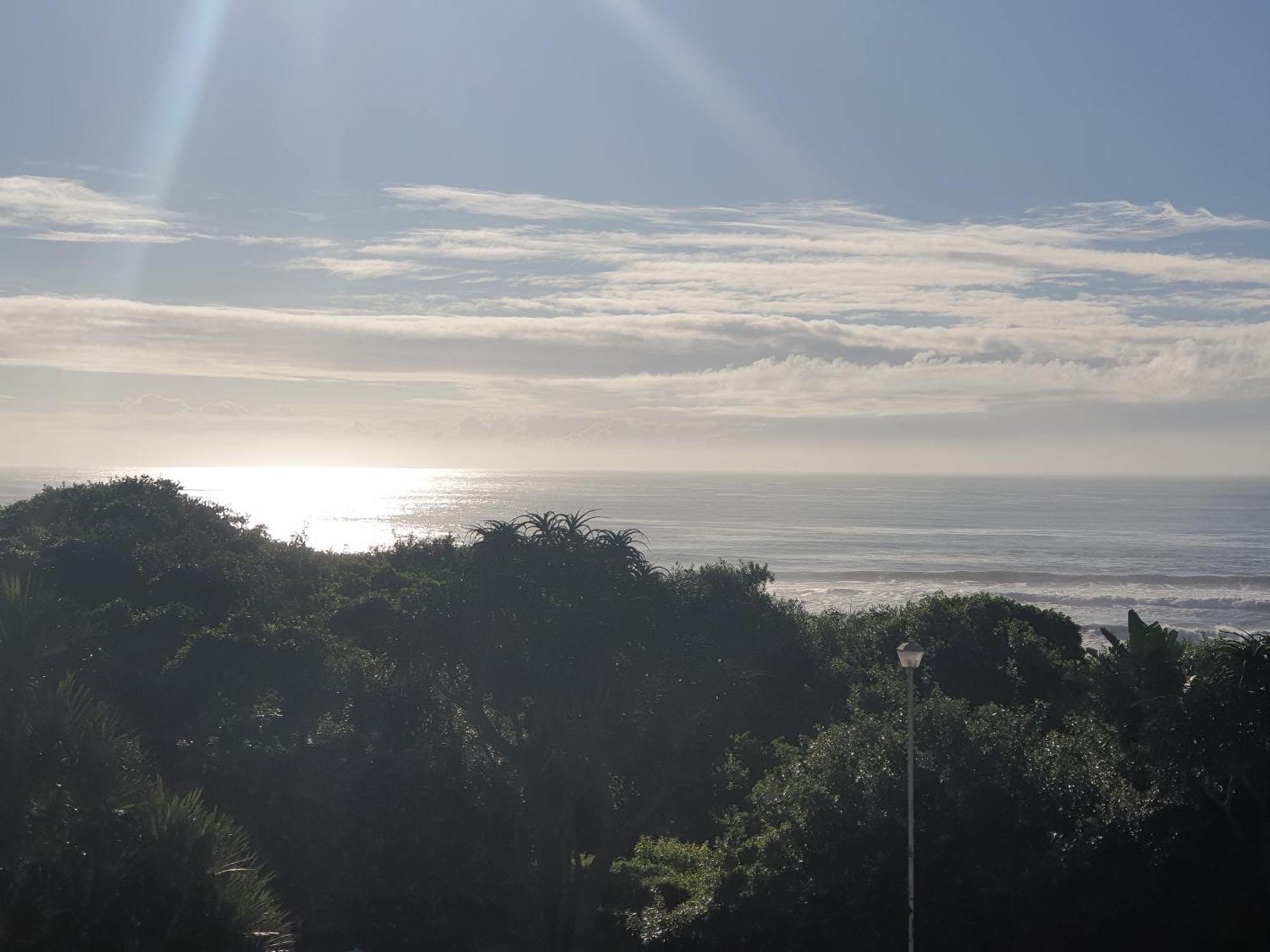 Deep Blue Guest House Amanzimtoti Exteriör bild