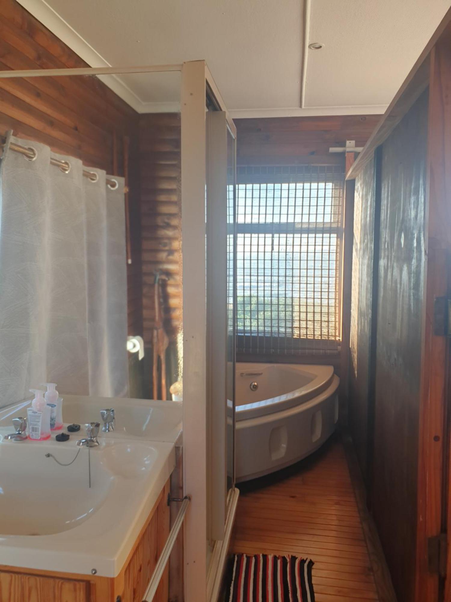 Deep Blue Guest House Amanzimtoti Exteriör bild